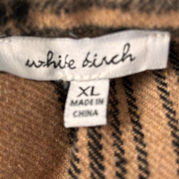 NWT FLANNEL SHACKET - Picture 8 of 8